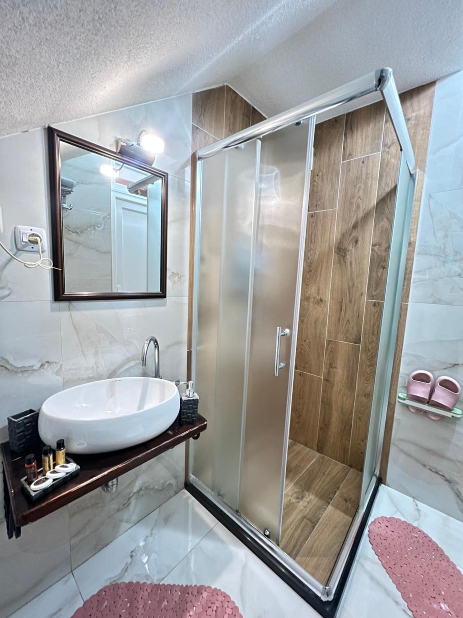 Hotel Fjorr 普里兹伦 外观 照片